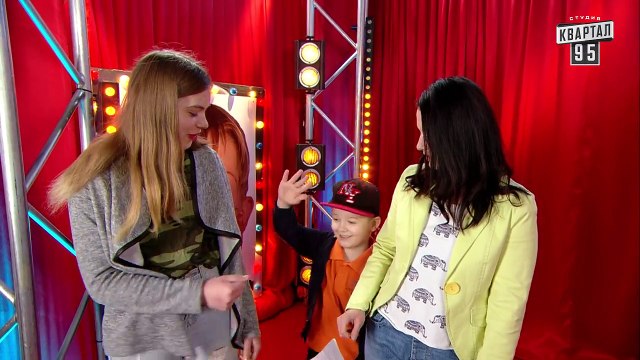 +5 000 - Чтобы город стал ярче нужно кормить голубей краской - Рассмеши Комика Дети 2017