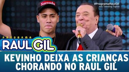 MC Kevinho deixa as crianças chorando no Raul Gil