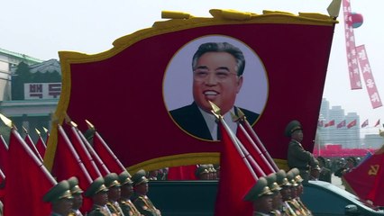 Coreia do Norte exibe poder militar