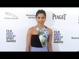 下载视频: Freida Pinto 2016 Film Independent Spirit Awards Blue Carpet