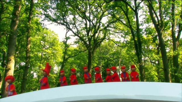 In the Night Garden 414 - Mr. Pontipine's Moustache Flies Away | HD | Full Episode