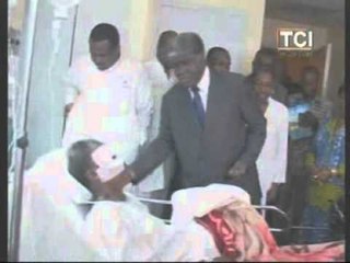 Accident du Bus de la Sotra:Le gouverneur Beugré Mambé a offert du materiel medical