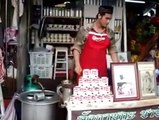 Skill Unik Penjual Minuman Pinggir Jalan Mirip Bartender Pro - FunVideos