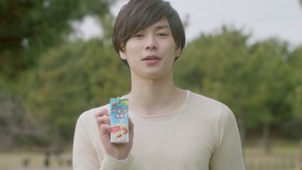【柾木玲弥 CM】グリコ アーモンド効果「アーモンドミルク系男子　クール」篇
