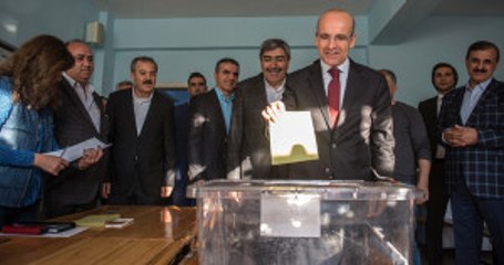 Başbakan Yardımcısı Mehmet Şimşek Oyunu Kullandı