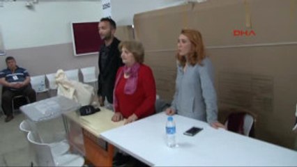 Sandık Başındaki Görevliler "Sandık Yemini" Etti