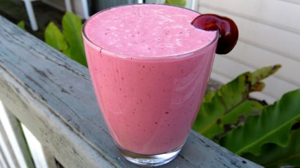 CREAMY CHERRY DELUXE SMOOTHIE