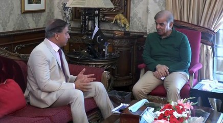 CM punjab meeting with Chairman WAPDA Lt. Gen Muzamal Hussain April 15 17