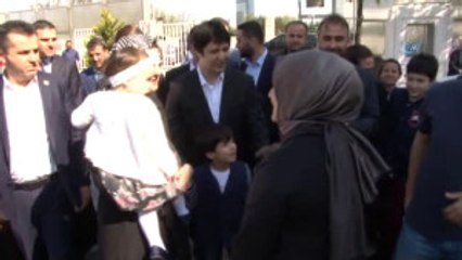 Bakan Kaya Kucağındaki Bebeği ile Sandık Başına Geldi
