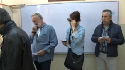 Ünlü Oyuncu Demet Akbağ, Oyunu Kullandı
