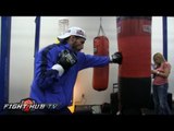 Abner Mares vs. Jhonny Gonzalez: Gonzalez bag work & shadow boxing