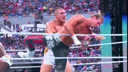 Amazing slow-motion footage of the Andre Battle Royal  Exclusive, April 2, 2017