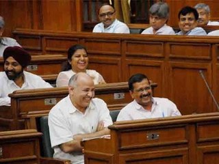 Arvind Kejriwal embarrasses senior bureaucrat, shouts at him to 'Get Out' | Oneindia News