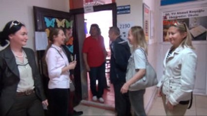 Antalya'da Yabancı Gelinler Oy Kullandı