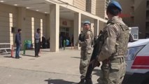Referandum gergin başladı Diyarbakır'da iki kişi hayatını kaybetti