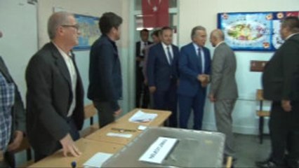 TBMM Eski Başkanı Şahin, Oyunu Kullandı