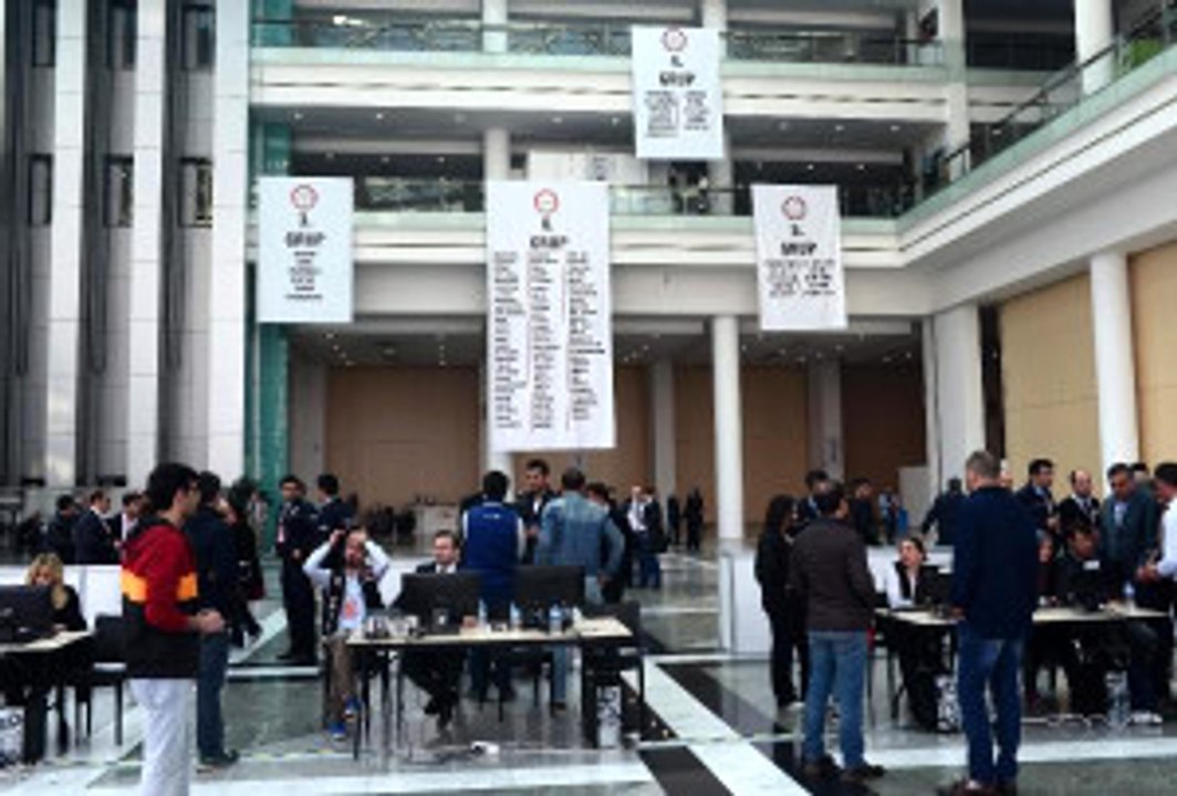 ATO Kongre Merkezi'nde Yurt Dışı Oylarının Sayımına Başlandı