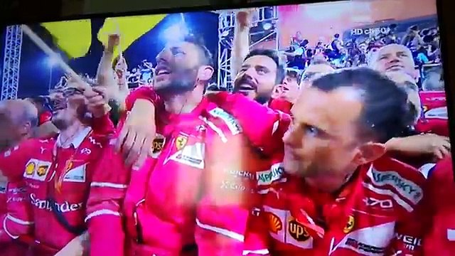 L'INNO DI MAMELI, CANTA ANCHE VETTEL!