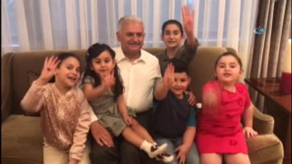 Başbakan Yıldırım, Torunlarıyla Birlikte Referandum Sonuçlarını Takip Etti