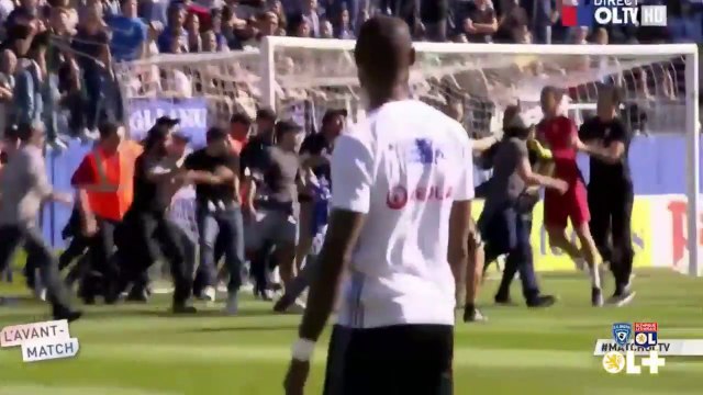 Les joueurs lyonnais agressés supporters à Bastia - Bastia fans attack lyon players - 16.04.2017 ᴴᴰ