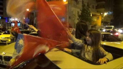 Ak Partililerden Referandum Kutlaması