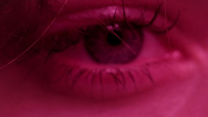 Eugénie - Puis danse