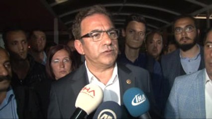 Oy Kullanmak İçin Merdivenleri Sürünerek Çıkan Engelli Genç O Anları Anlattı