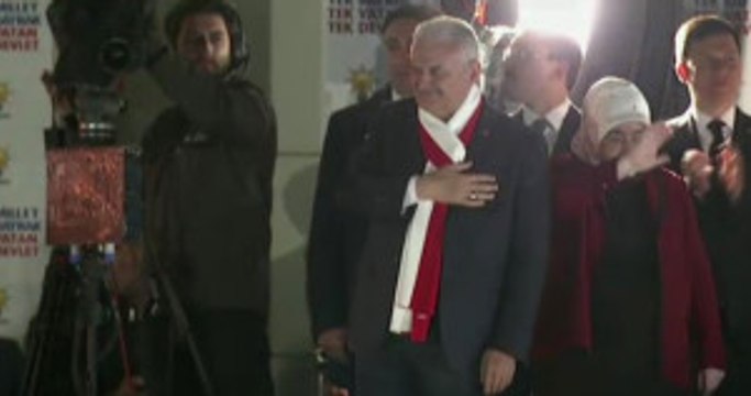 Son Dakika! Başbakan Yıldırım Referandumun Ardından Balkon Konuşması Yapıyor