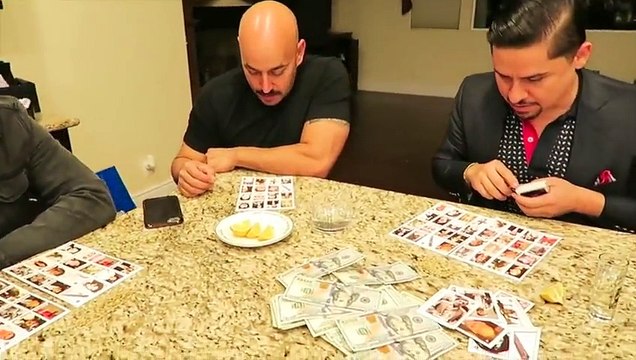 ¡Cantantes mexicanos famosos juegan a la narcolotería!