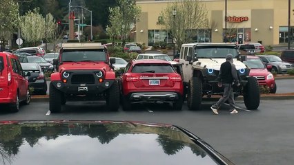 Il s'est mal garé, deux Jeep vont lui faire la leçon