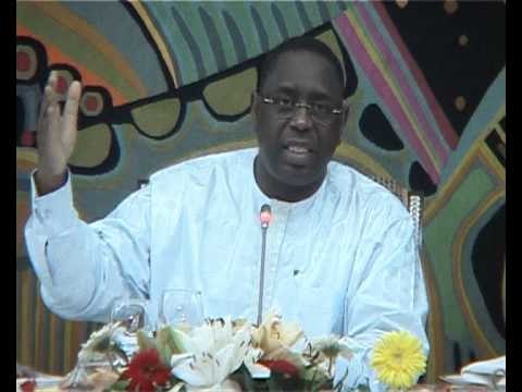 Les journalistes ont partagé un ndogou avec le président de la République.