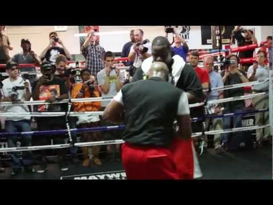 Floyd Mayweather Jr. vs. Robert Guerrero: Mayweather training highlight video