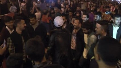 Şanlıurfalılar Referandum Zaferini Kutladı