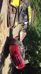 Gjen vajzën me një djalë në makinë, hakmarrja e babait është e tmerrshme