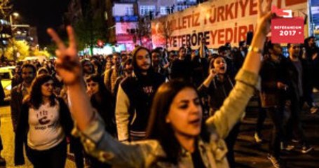Hayırcılar Sokağa İndi, Protestolar Sabaha Kadar Sürdü