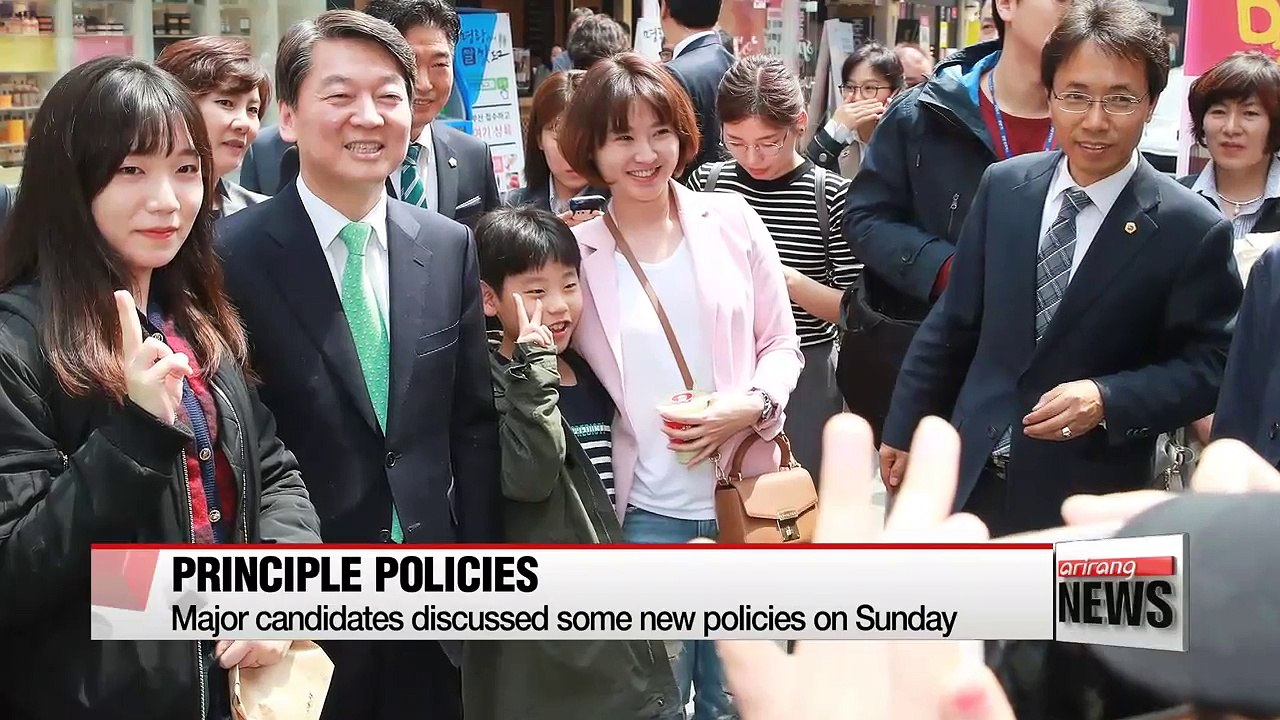 Korea's major candidates attend Easter services, talk about principle policies