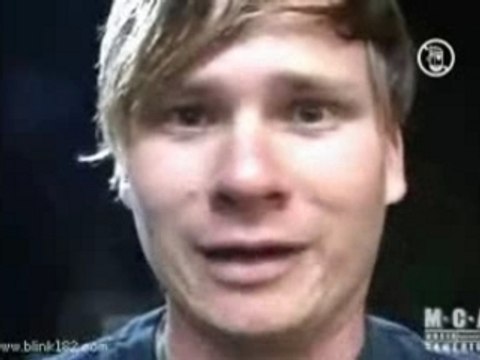 Blink 182 - tom delonge shows his daughter