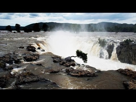 Cauvery row : Karnataka seeks SC intervention, files midnight plea | Oneindia News