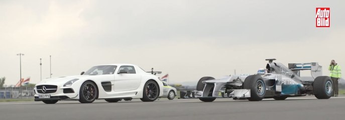 Download Video: VÍDEO: Drag Race: Mercedes-F1 W03 contra Mercedes SLS AMG Black Series