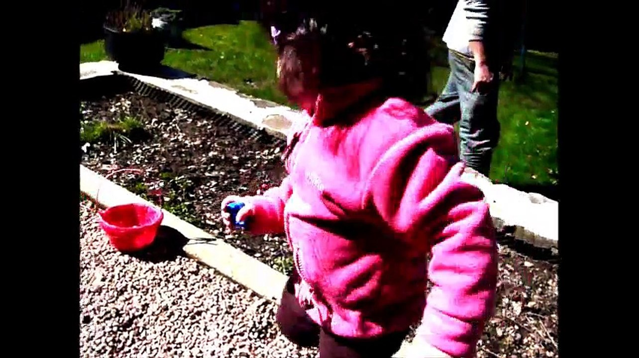 Chasse aux oeufs de pâques 2015 - Matthieu, Vinciane et Anaïs