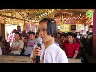 Karen community learns Thai in karaoke class