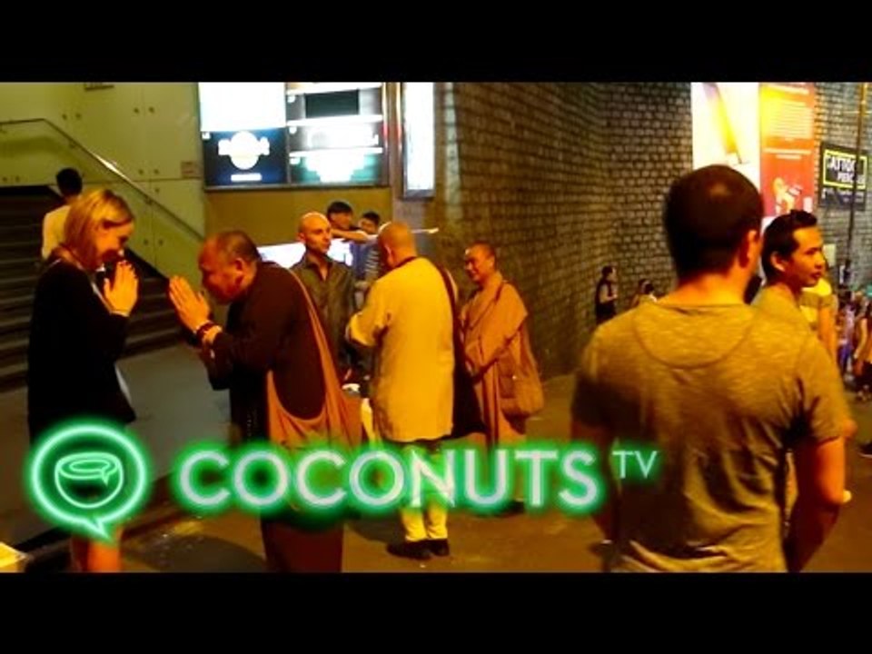 The Con Men "Monks" of Hong Kong's Lan Kwai Fong | Coconuts TV