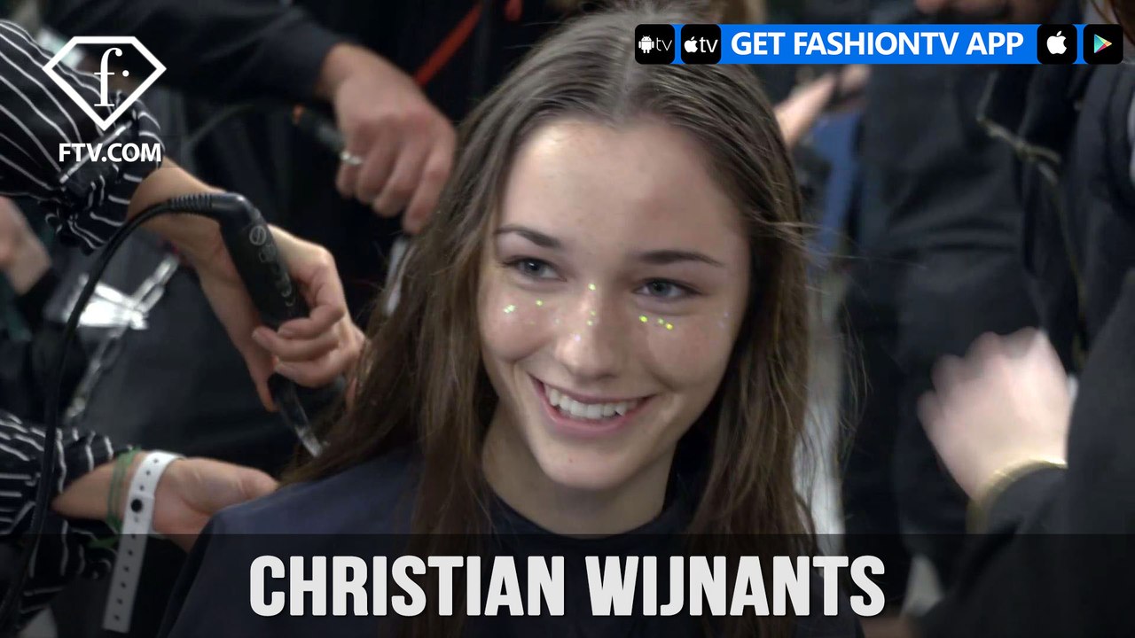 Paris Fashion Week Fall/Winter 2017-18 - Christian Wijnants Hairstyle | FTV.com