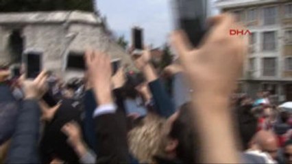 Cumhurbaşkanı Erdoğan'dan Istanbul'da Ardı Ardına Mezar Ziyaretleri