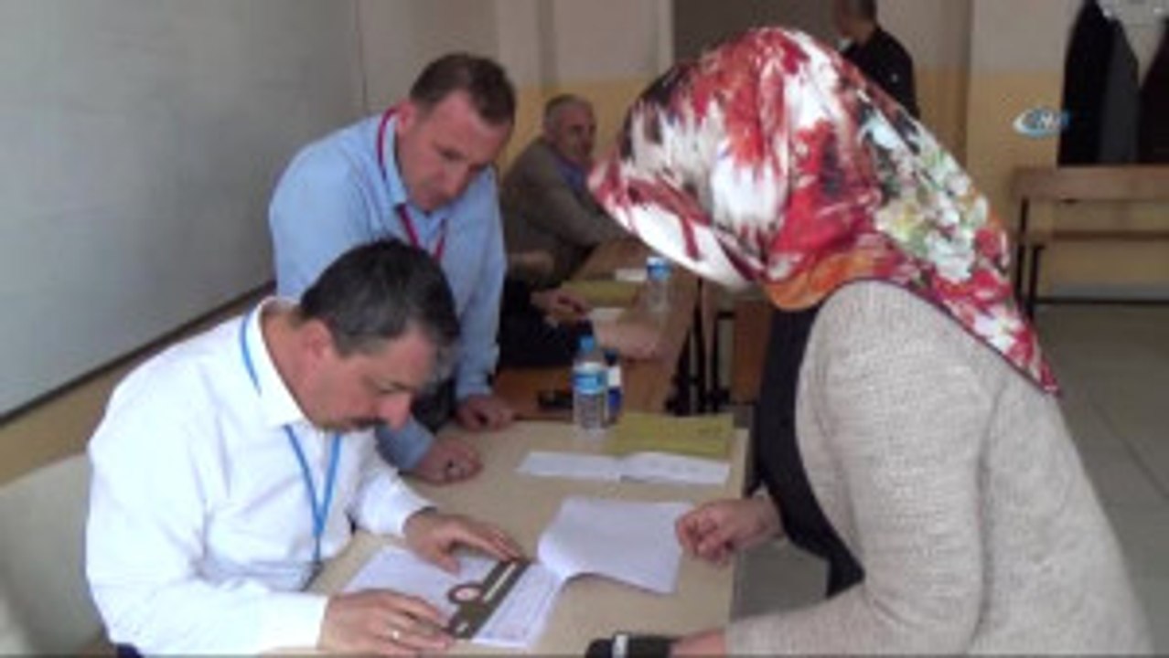 Bilecik Yüzde 90,51 Katılımla Referandumda Türk...