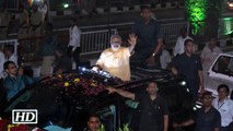 Modi arrives in Gujarat to warm welcome