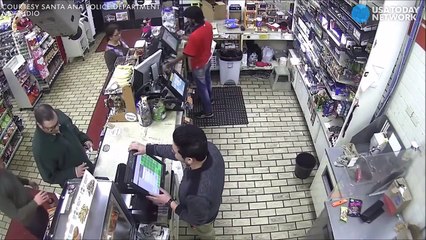 Ce client pète un cable quand sa carte bleue ne passe pas.