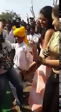 Desi Dance on dhol Hot desi girls dancing