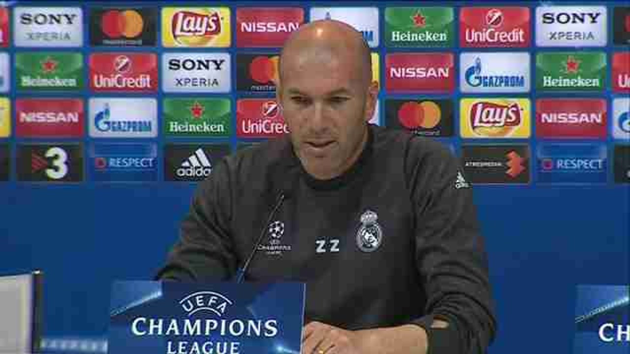 Zidane pide a la afición del Bernabéu "que sea un jugador más"