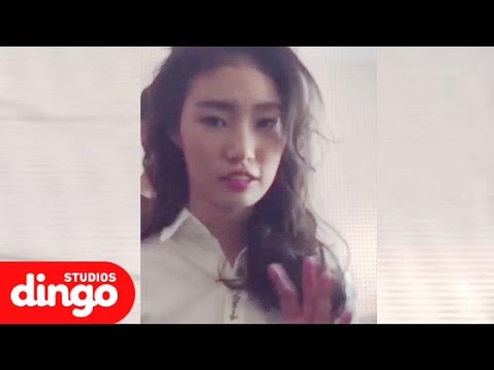 카메라에 인사하는 깨방정 현지은과 시크한 김혜아 - 딩고 X 2015 서울패션위크